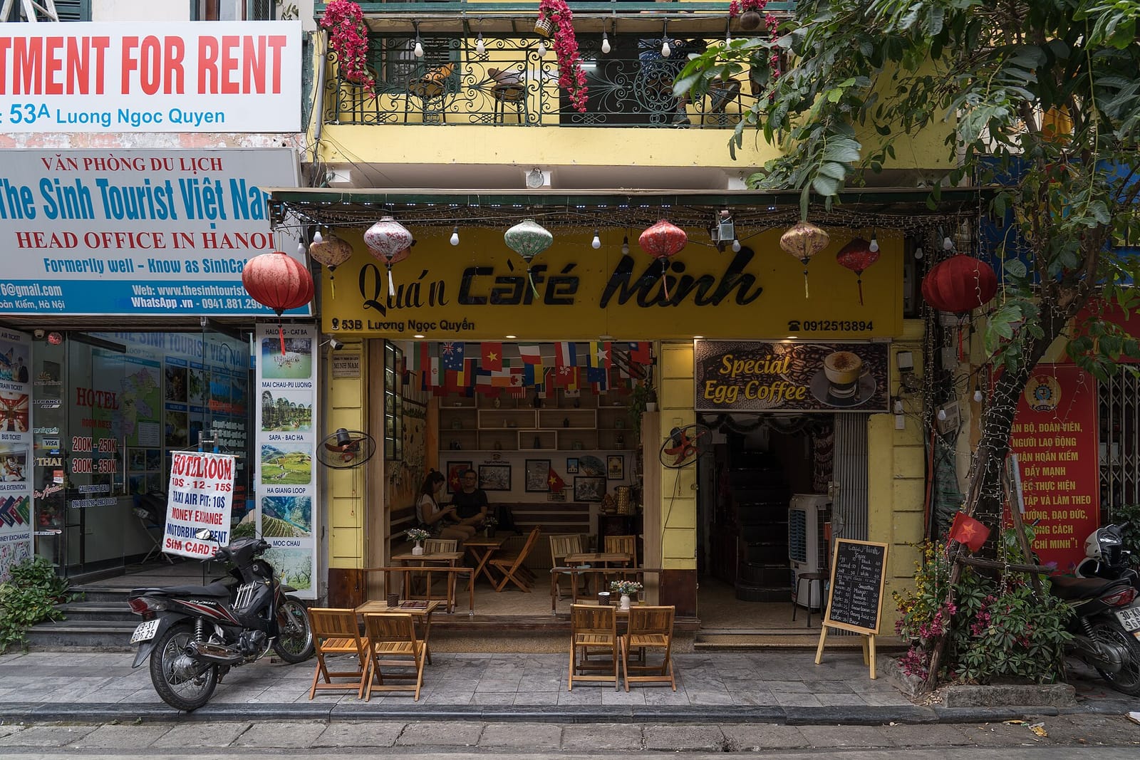 Coffee in an old quarter cafe